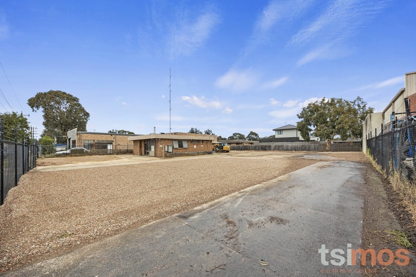 Click to view all images 21-23 Milne Avenue Seaford VIC 3198 - Image 2