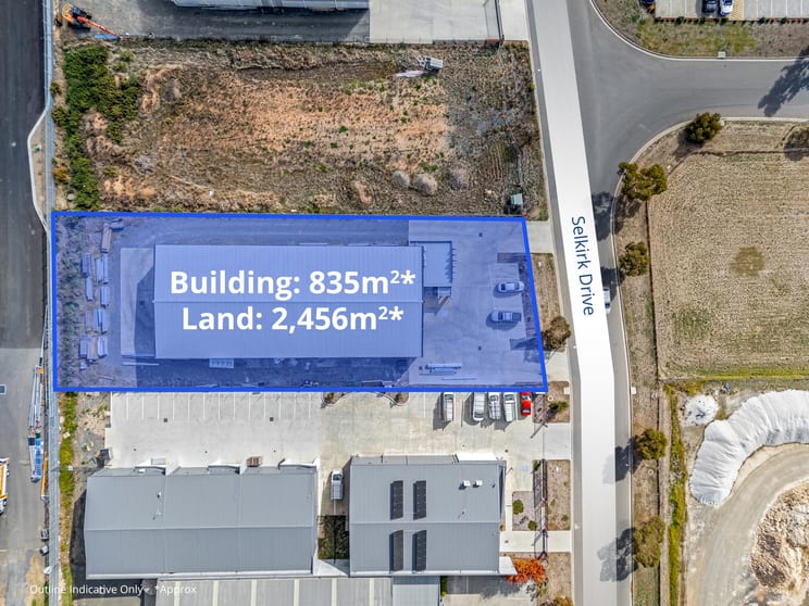 Click to view all images 13 Selkirk Drive Wendouree VIC 3355 - Image 3