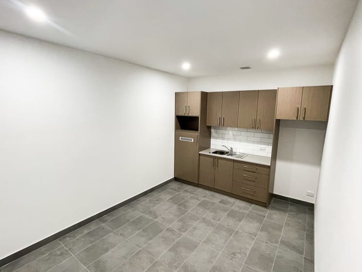 Click to view all images 30 Hamersley Drive Clyde North VIC 3978 - Image 3