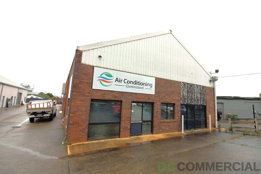 Click to view all images 1/15 Diagonal Street South Toowoomba QLD 4350 - Image 1