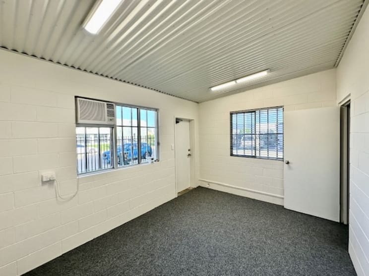 Click to view all images Unit 6/82 Leyland Street Garbutt QLD 4814 - Image 3