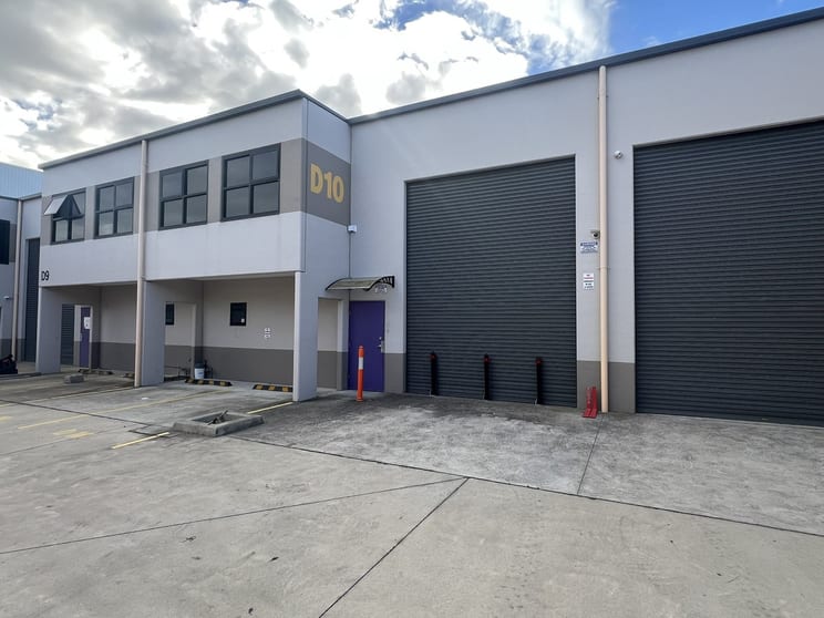 Click to view all images D10/5-7 Hepher Road Campbelltown NSW 2560 - Image 1