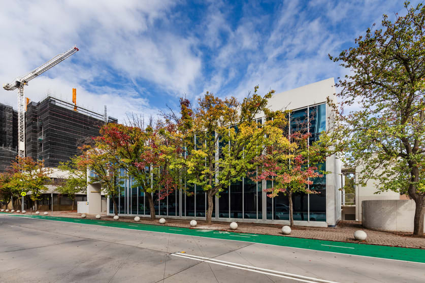 Click to view all images 10 Corinna Street Phillip ACT 2606 - Image 2