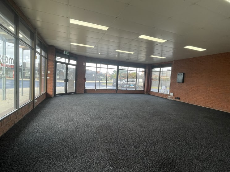 Click to view all images 2/29 Milton Street Bell Park VIC 3215 - Image 2
