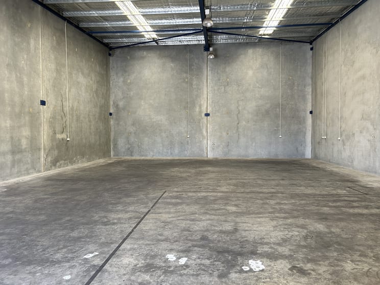 Click to view all images 8/122-124 Radium Street North Welshpool WA 6106 - Image 2