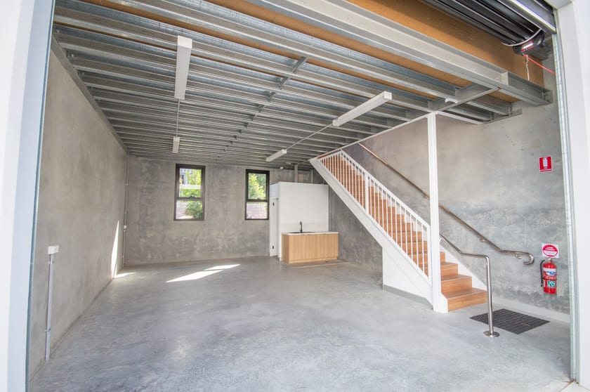 Click to view all images Ashmore QLD 4214 - Image 2