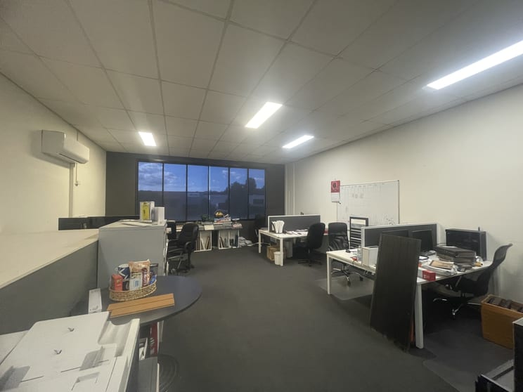 Click to view all images 2/120 Gardens Drive Willawong QLD 4110 - Image 3