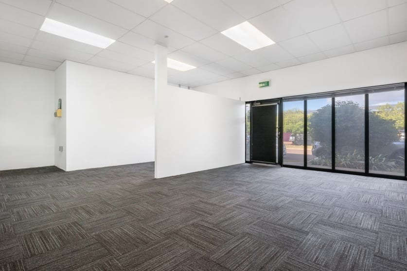 25/16 Charlton Court Woolner NT 0820 - Image 2