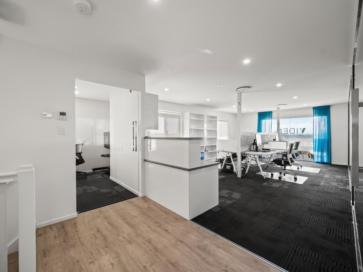 Click to view all images 12 Bourton Road Merrimac QLD 4226 - Image 2