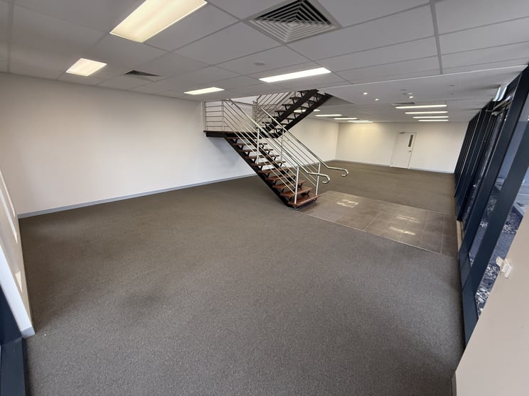 Click to view all images 16 Commercial Drive Lynbrook VIC 3975 - Image 3
