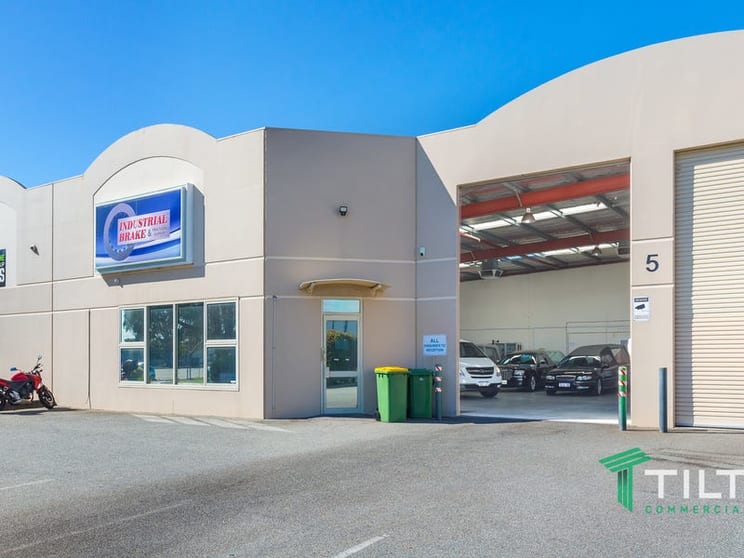 Click to view all images 1/5 Brennan Way Belmont WA 6104 - Image 2