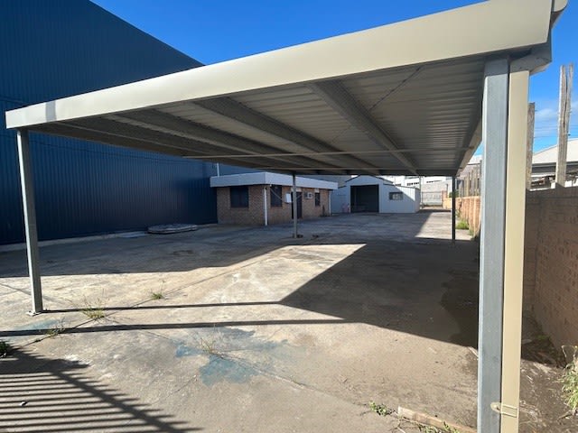 Click to view all images 7 Industrial Road Oak Flats NSW 2529 - Image 1