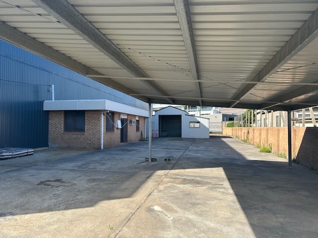 Click to view all images 7 Industrial Road Oak Flats NSW 2529 - Image 3