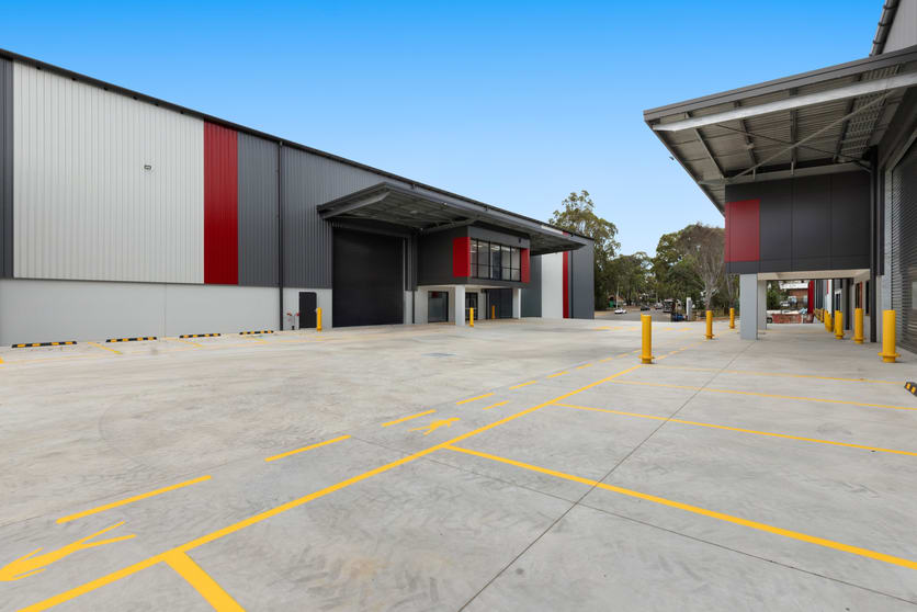 Click to view all images 18 Jumal Place Smithfield NSW 2164 - Image 2