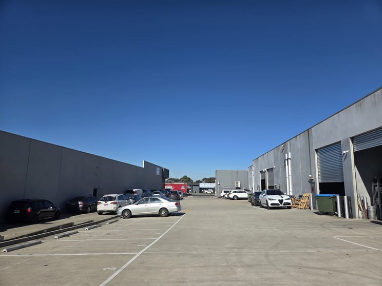 Click to view all images 2/2 Tullamarine Park Road Tullamarine VIC 3043 - Image 2