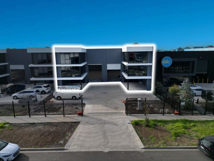 Click to view all images Unit/24a Robbins Circuit Williamstown North VIC 3016 - Image 1