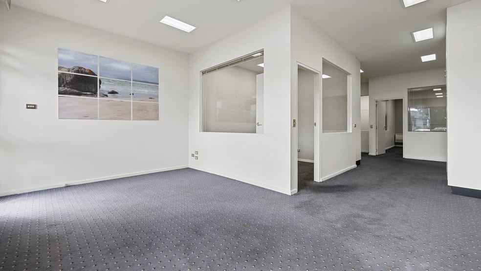 Click to view all images Unit 2/2-4 Club Drive Shearwater TAS 7307 - Image 3