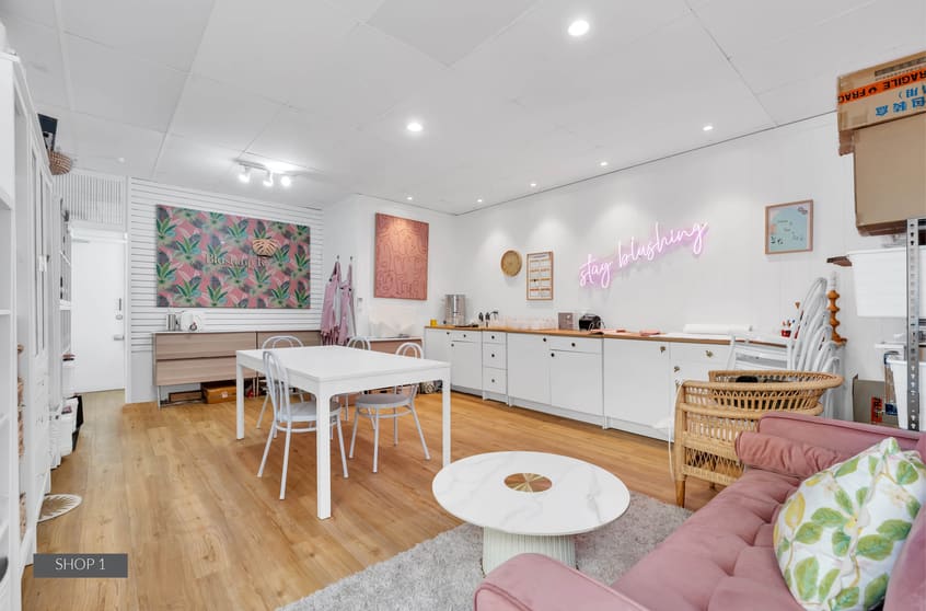 Click to view all images 1 & 2/2a Ormuz Avenue Caloundra QLD 4551 - Image 1