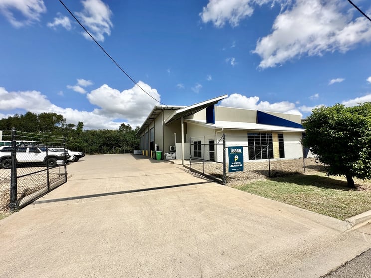 Click to view all images Unit 1/34-36 Auscan Crescent Garbutt QLD 4814 - Image 1