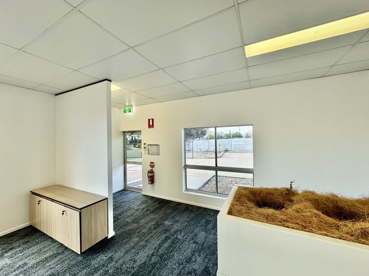 Click to view all images Unit 1/34-36 Auscan Crescent Garbutt QLD 4814 - Image 3