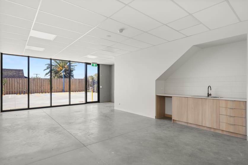 Click to view all images 1/492 Fullarton Road Airport West VIC 3042 - Image 3