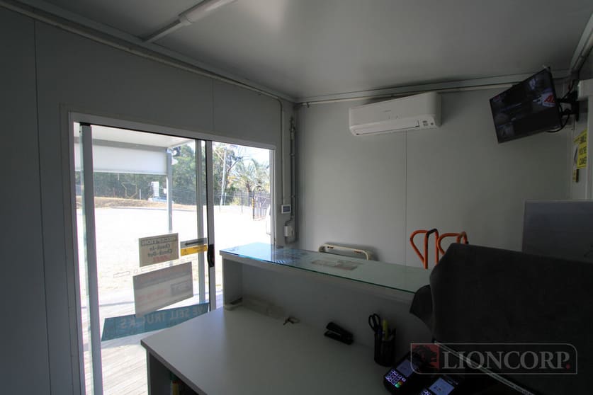 Hillcrest QLD 4118 - Image 2