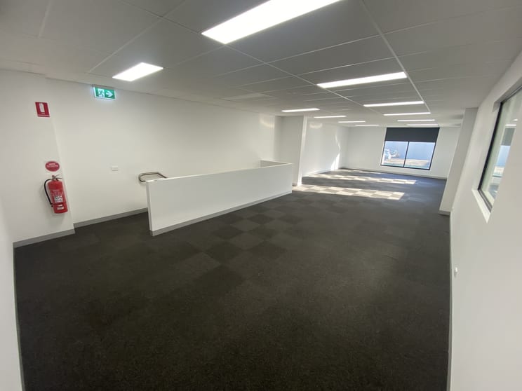 Click to view all images 23 Camino Crescent Cranbourne West VIC 3977 - Image 3