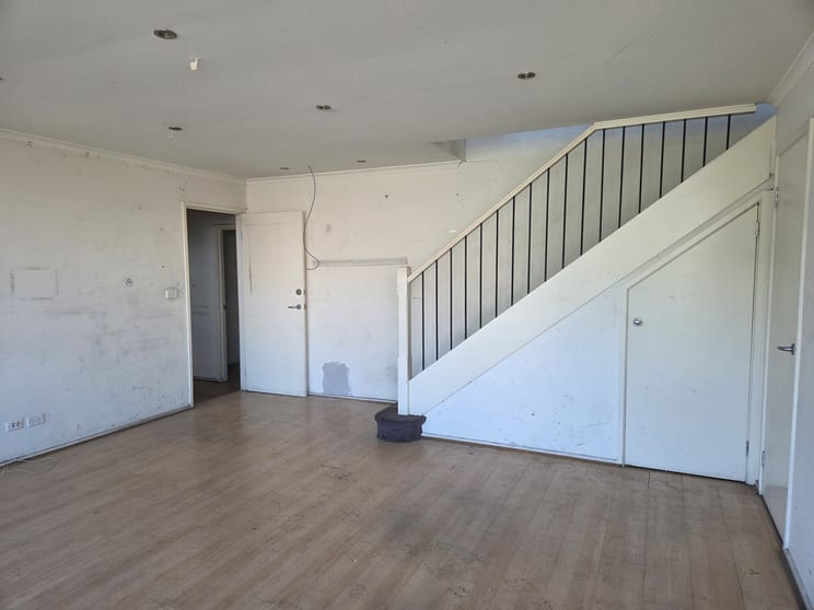 Click to view all images 2 Minnie Street Yarraville VIC 3013 - Image 2
