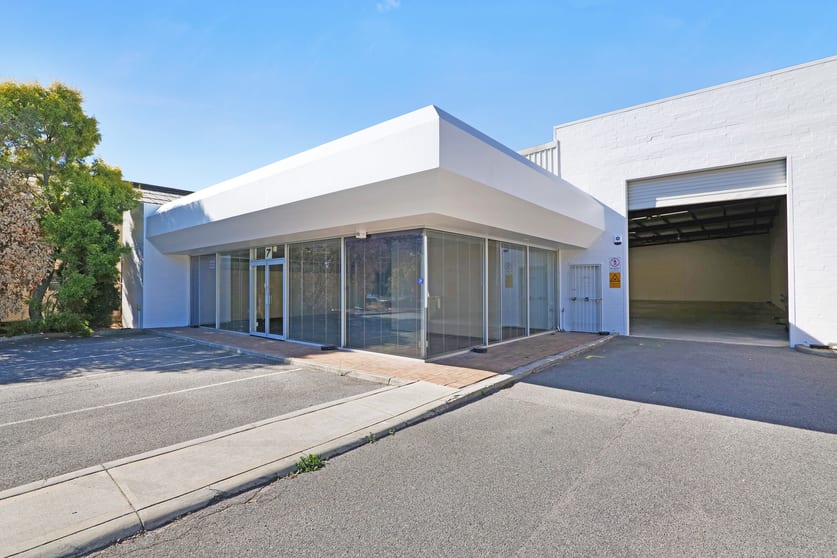 Click to view all images 7 Adams Drive Welshpool WA 6106 - Image 2