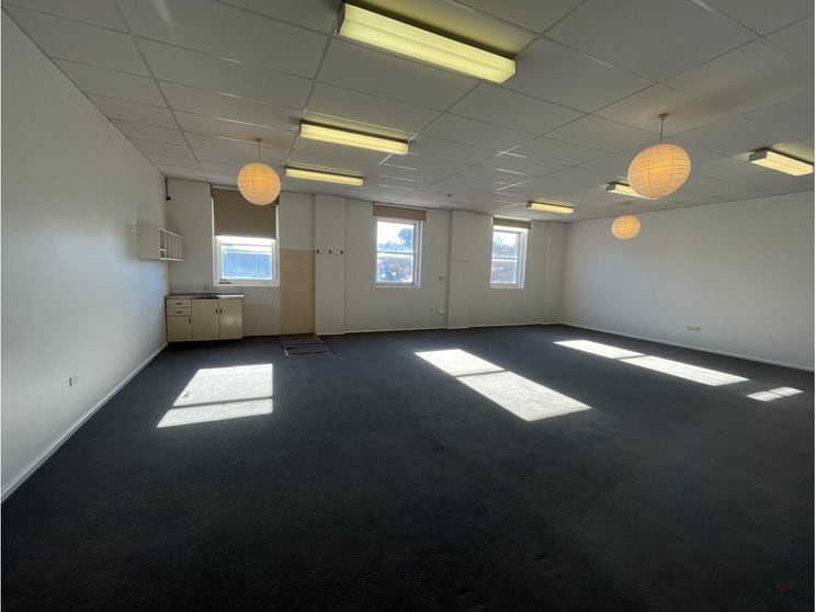 Click to view all images Suite 5/348-354 Argyle Street Moss Vale NSW 2577 - Image 2