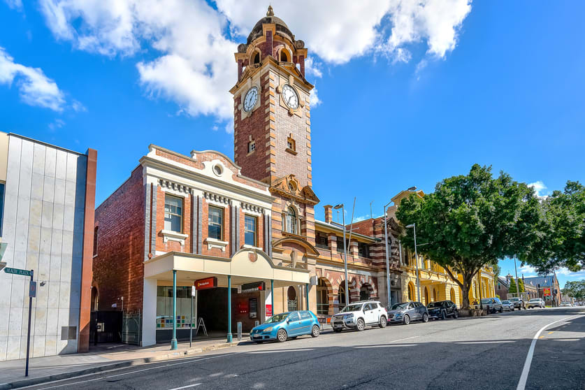 Click to view all images 114 Brisbane Street Ipswich QLD 4305 - Image 3