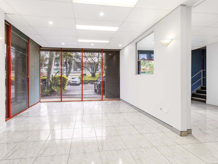 Click to view all images 7 or 8/7 Salisbury Road Castle Hill NSW 2154 - Image 3