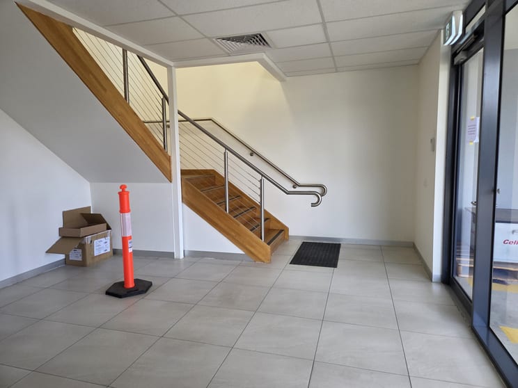 Click to view all images 108 Eucumbene Drive Ravenhall VIC 3023 - Image 2