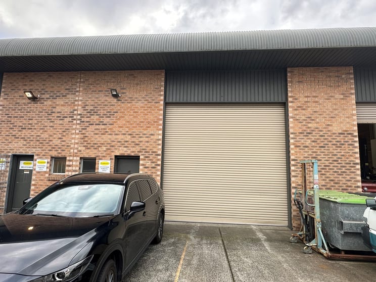 Click to view all images 2/13 Ralph Black Drive North Wollongong NSW 2500 - Image 1