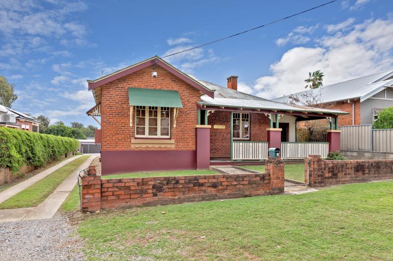 Click to view all images 12 Darling Street Tamworth NSW 2340 - Image 1
