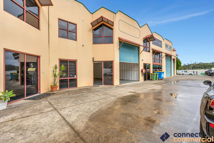 Click to view all images 4/1 Fortitude Crescent Burleigh Heads QLD 4220 - Image 2