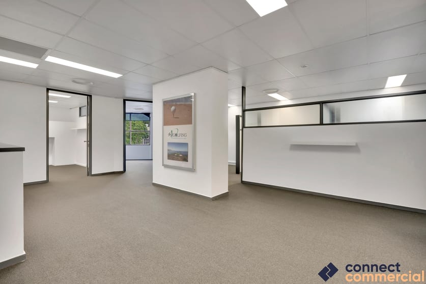 Click to view all images 4/1 Fortitude Crescent Burleigh Heads QLD 4220 - Image 3