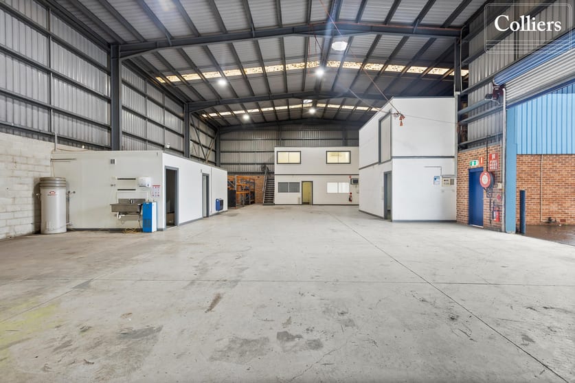 Click to view all images Unit 2/245-247 Berkeley Road Unanderra NSW 2526 - Image 2