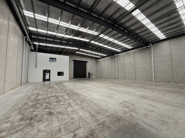 Click to view all images 23 Bass Court Keysborough VIC 3173 - Image 2