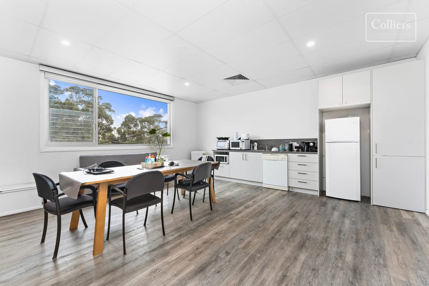 Click to view all images Office/10B Commerce Drive Lake Illawarra NSW 2528 - Image 3