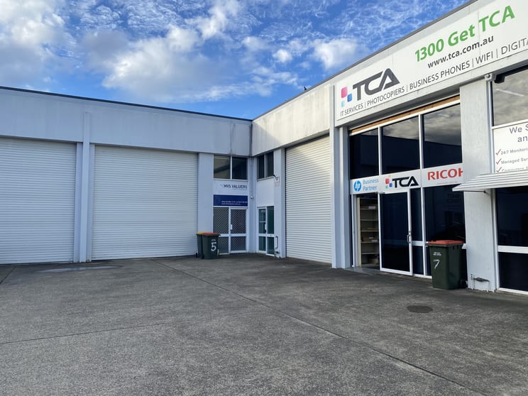 Click to view all images 5/21-23 Hurley Drive Coffs Harbour NSW 2450 - Image 1