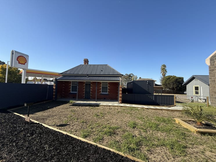 Click to view all images 1438 Plenty Road Mernda VIC 3754 - Image 2