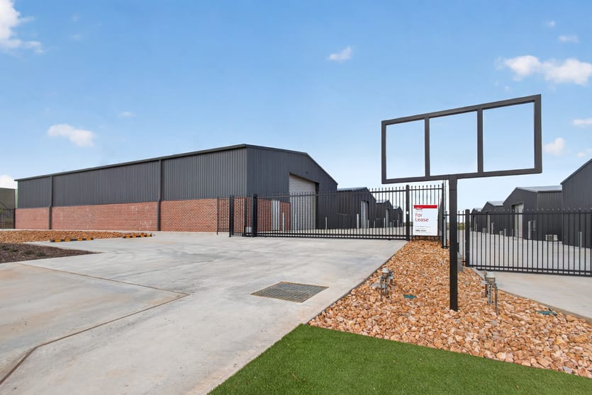 Click to view all images 23 & 25 McGuinn Crescent Dubbo NSW 2830 - Image 2