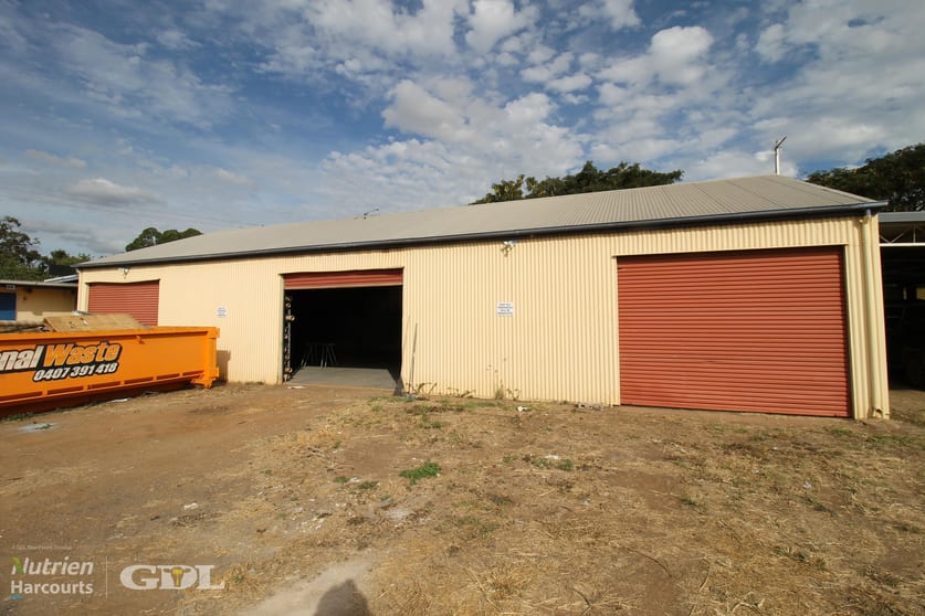 Click to view all images 37 Macaulay Road Emerald QLD 4720 - Image 3
