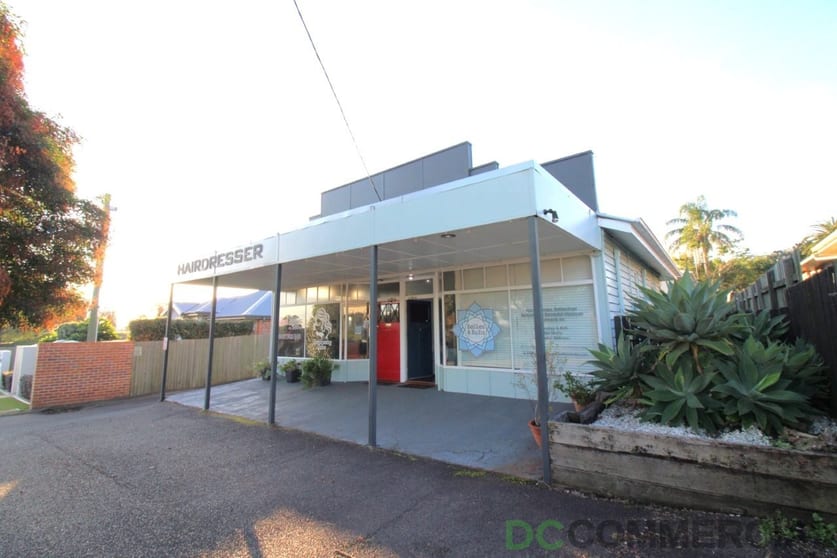 Click to view all images 2/55 Jellicoe Street Mount Lofty QLD 4350 - Image 1