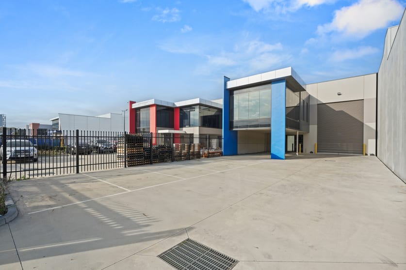 Click to view all images 90 Fox Drive Dandenong South VIC 3175 - Image 2