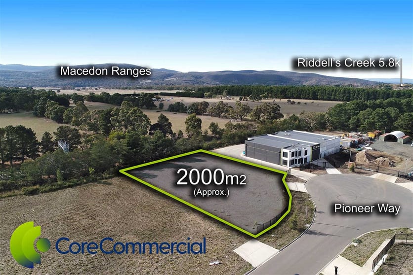 Click to view all images 17 Pioneer Way New Gisborne VIC 3438 - Image 1