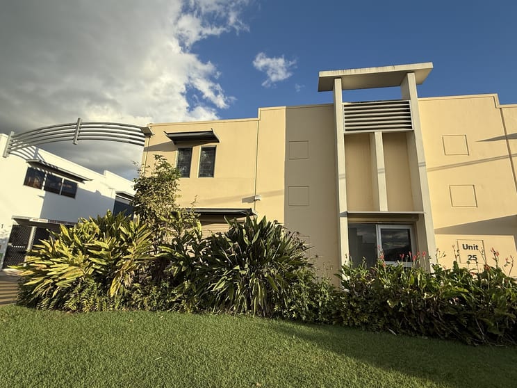 Click to view all images 26/13-15 Ellerslie Road Meadowbrook QLD 4131 - Image 2