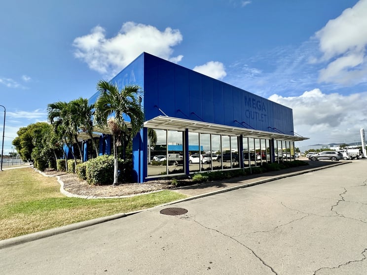 Click to view all images Building 3, T2/1-3 Woodman Court West End QLD 4810 - Image 1