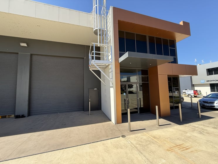 Click to view all images Unit 13/15-21 Beaconsfield Street Fyshwick ACT 2609 - Image 1